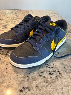 Nike Dunk Low-Top Sneakers in Navy and Yellow Accents